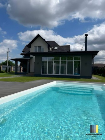 Продажа дома с ремонтом в Новоалександровке (бассейн, новострой, река) - фото 1