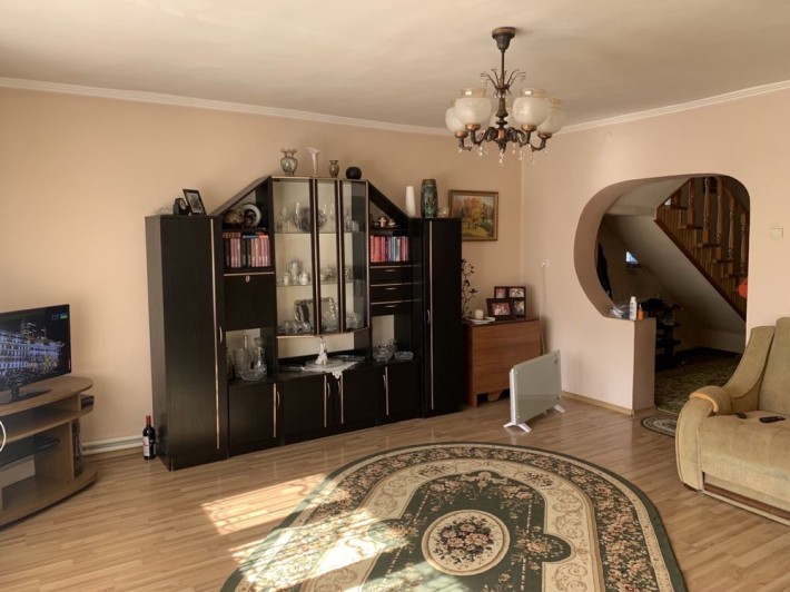 Продається будинок з пристройкою та гаражем - фото 1