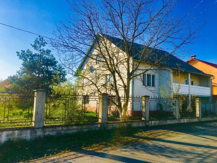 Продається будинок, Мебель, великий участок, м. Тячів - фото 1