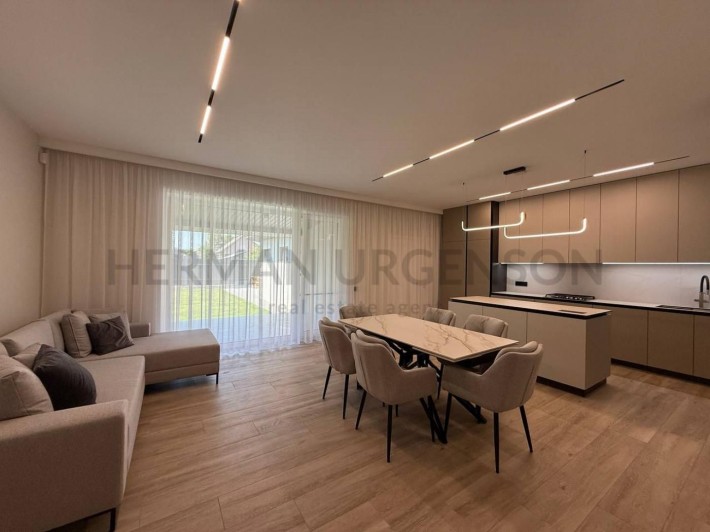 Продаж будинку 125 м.кв / 7 сотки / Сторожниця - фото 1