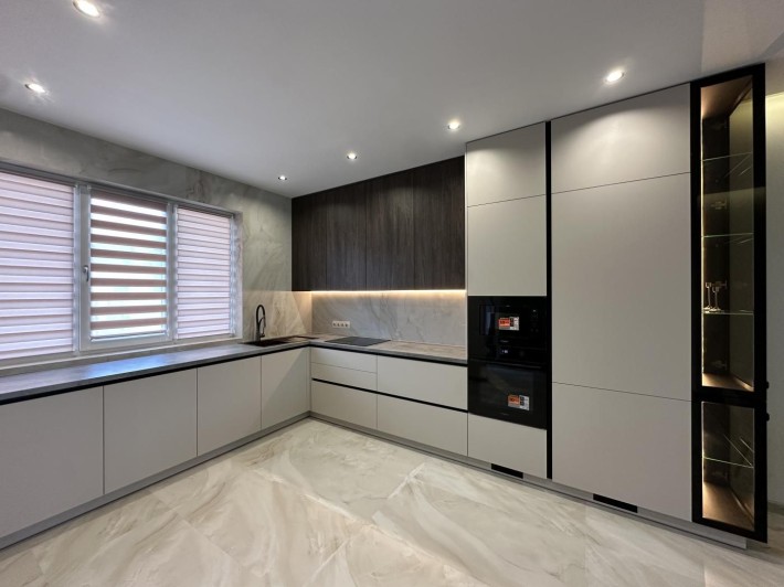Продаж котеджу в Сторожниці, дизайнерський ремонт, меблі, техніка - фото 1