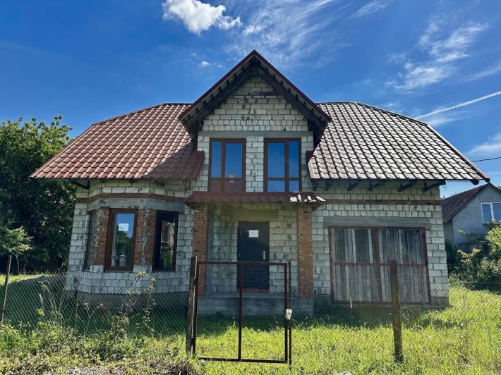 Продається  індивідуальний (садібний) житловий будинок у м.Чоп - фото 1