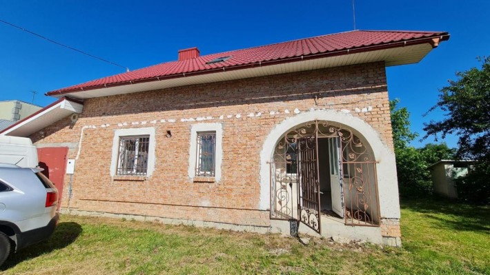 Будинок з частковим ремонтом із земельною ділянкою в Крихівцях - фото 1
