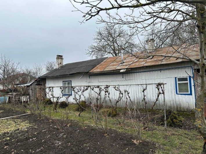 Продається сільський будинок та земельна ділянка, в с. Угринів. - фото 1
