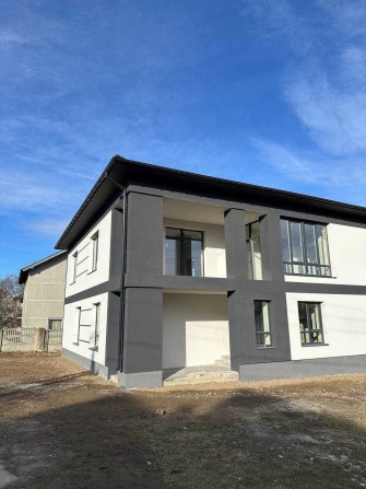 Продається гарний,великий особняк в Угриневі плюс тераса 10квм2 - фото 1