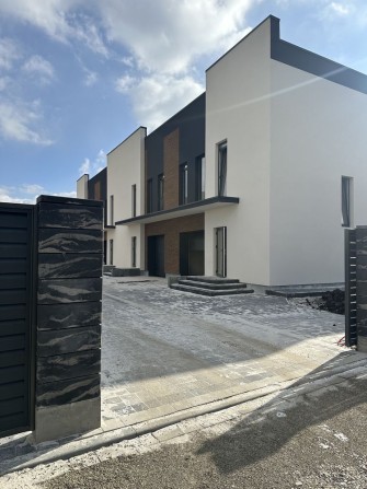 Останній ГОТОВИЙ до ремонту таунхаус / котеджу з гаражем 5хв до міста - фото 1