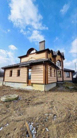 Будинок з великою ділянкою у передмісті Івано-Франківська - фото 1
