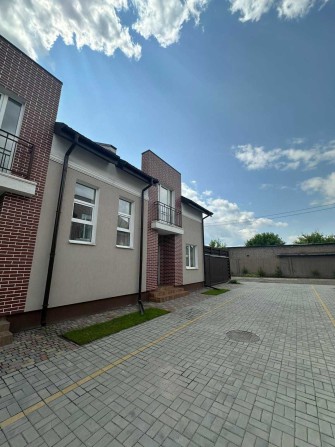 Сучасний дуплекс з ремонтом у Гатному – 100 м², 2,5 сотки - фото 1