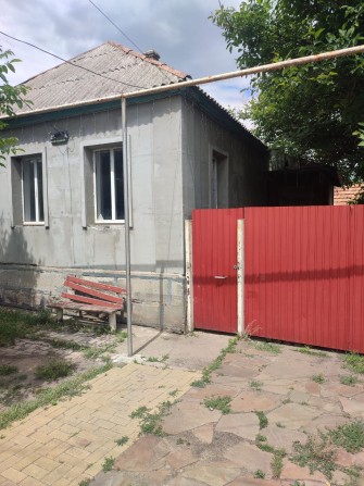 Продам дом п. Успенка Лутугинский р-н, улица Вокзальная - фото 1