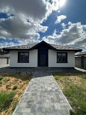 Продам Одноповерховий Фасадний Будинок поруч з Лісом. Іпотека ТАК! - фото 1