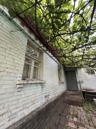 Ворзель, фасад вул Яблунська пів будинку і велика ділянка - фото 1