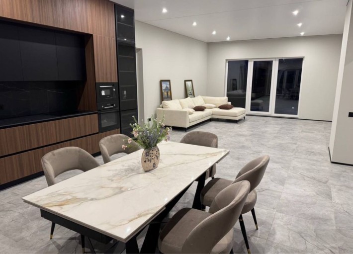 Будинок з ремонтом в Ходосівці: 200 м², 9 соток, газ, генератор!!! - фото 1
