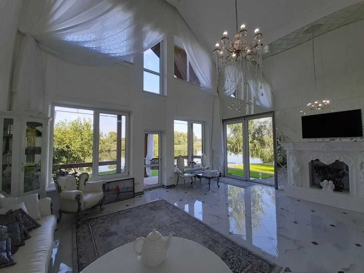 Продам ЛАКШЕРІ будинок 207 кв.м, Крюківщина, біля озера. - фото 1