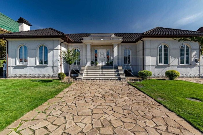 Современный дом 420 м2 4 спальни в Гатном в 10ти мин от Теремков - фото 1