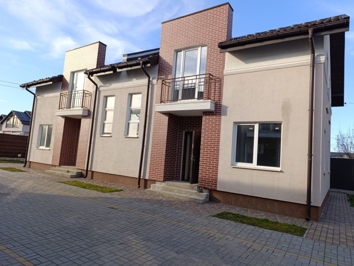 Дуплекс 100 м² з  ділянкою 2,5 сотих у с. Гатне в 5 хв від Києва! - фото 1