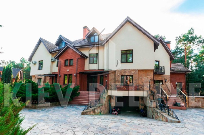 Продаж будинку на дві родини в елітній лісовій частині смт. Козин - фото 1