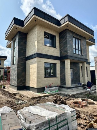Стильний будинок в Гатному 158 м², 5 соток, газ!!! - фото 1