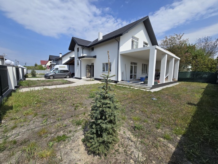Будинок 180 м2 закрита територія 2 тераси навіс на 2 авто с. Ходосівка - фото 1