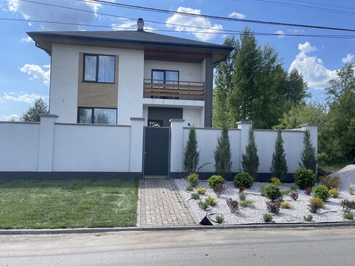Будинок 130м2 на 5 сотках з новим ремонтом та меблями, 10 хв від Києва - фото 1
