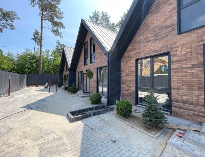 Продаж таунхауса з каміном біля лісу Віта-Поштова! - фото 1