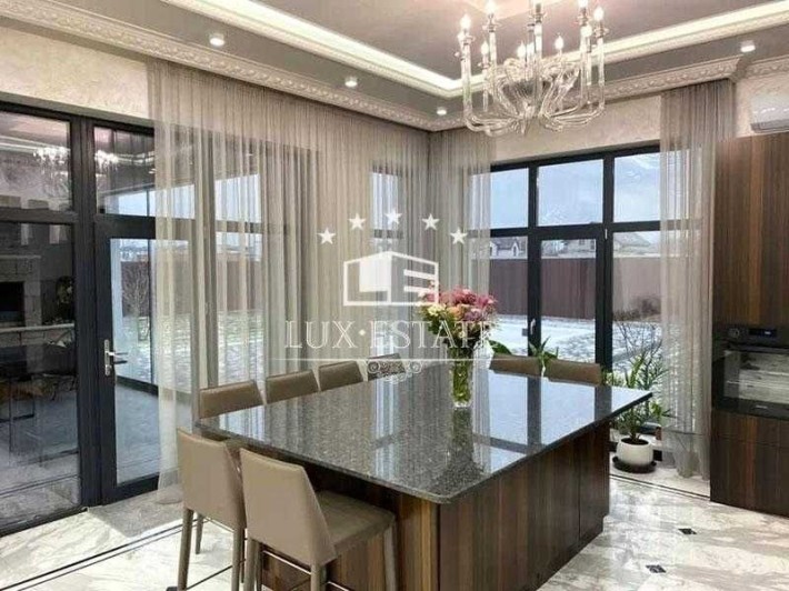 Продажа современного дома 425м²  в мраморе  с бассейном в  КГ БАЛАТОН - фото 1