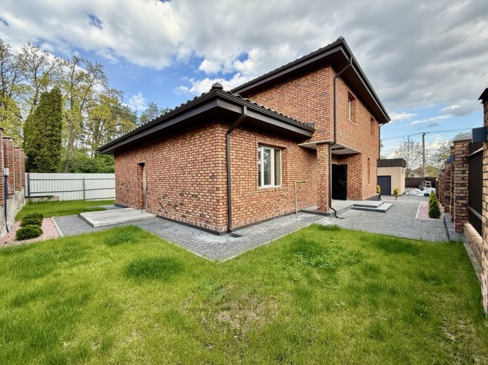 Стоянка! Будинок 207кв.м під чистову. Ділянка 7.3сотки, газ - фото 1