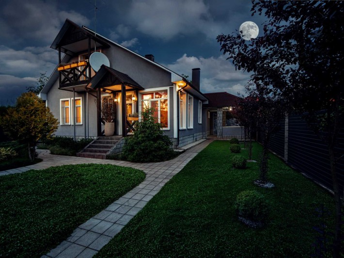 Обмін на квартиру. Казковий котедж 180 м2. Ліс. Річка. Будинок мріі. - фото 1