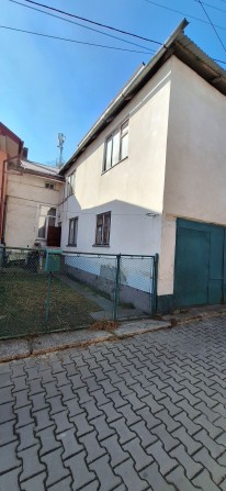 Продається будинок в центральній частині міста - фото 1