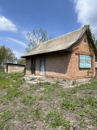 Продам не жилий будинок з рівною ділянкою поблизу центру Узина - фото 1