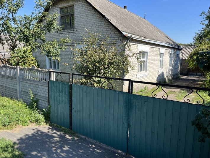 Будинок (частина) з участком та городом - фото 1