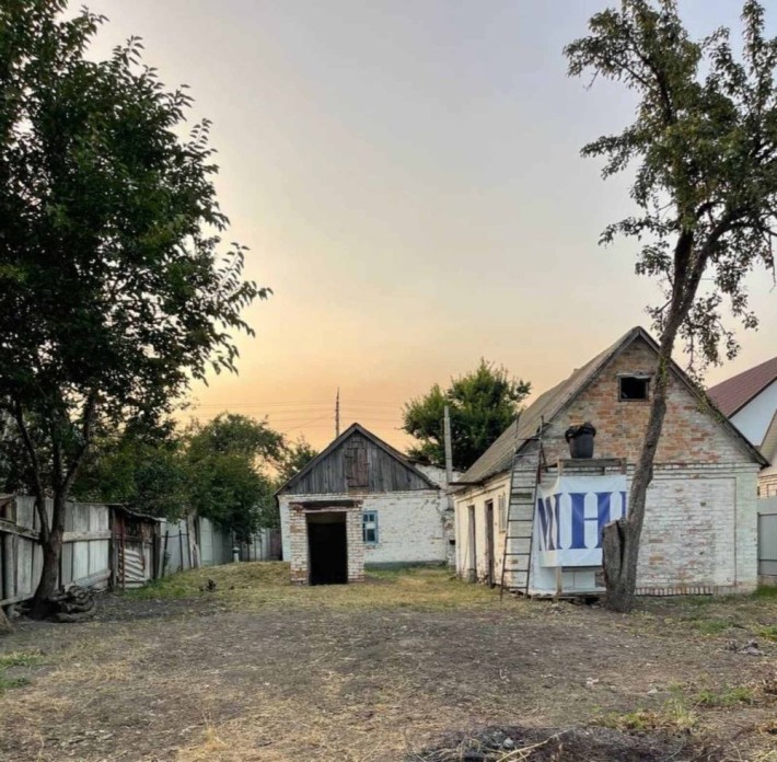 Продам будинок з рівною ділянкою неподалік центру  міста Узин - фото 1