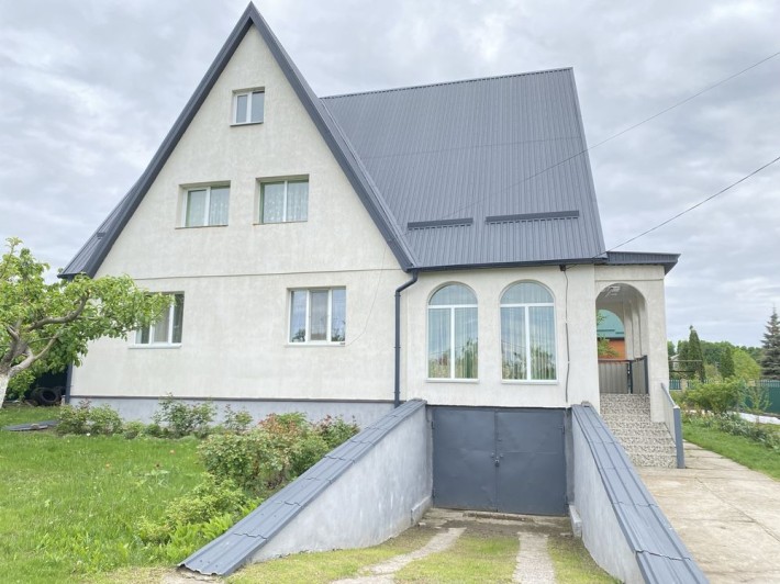 Продам просторий будинок в м. Ржищів з видом на Дніпро - фото 1