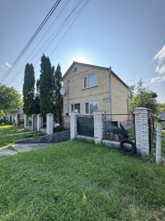 Продам капітальний будинок у с. Глеваха 1 з усіма комунікаціями - фото 1