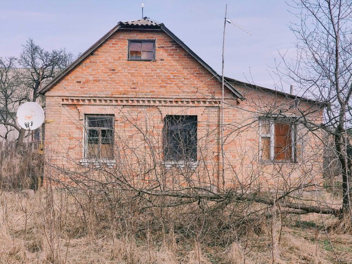 Бабинці - продам будинок цегляний з великою ділянкою ! - фото 1