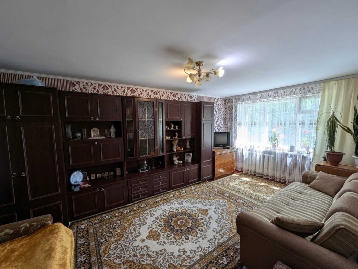 2 кімнати в цегляному гуртожитку в Рівному - фото 1