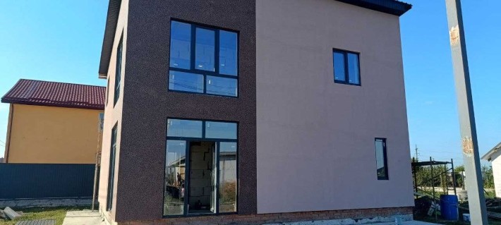 Чудовий новий житловий будинок в місті Бориспіль (Київська область) - фото 1