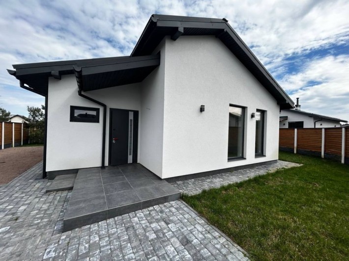 Продам будинок в Бобриці з ремонтом - фото 1
