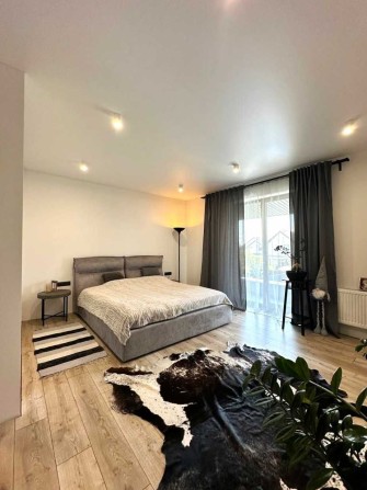 Продаж мебльованого нового будинку з басейном Гора 10 хв від Києва - фото 1