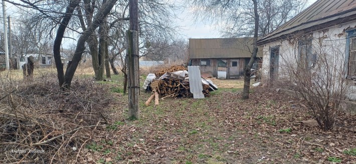 Будинок та земельна ділянка - фото 1