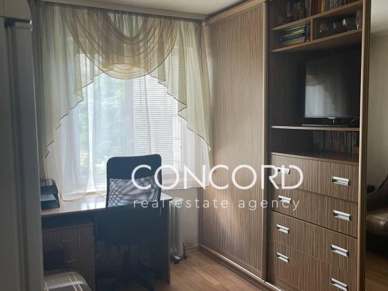 Голосіївський просп., 17-Б. Продам кімнату в гуртожитку Киев