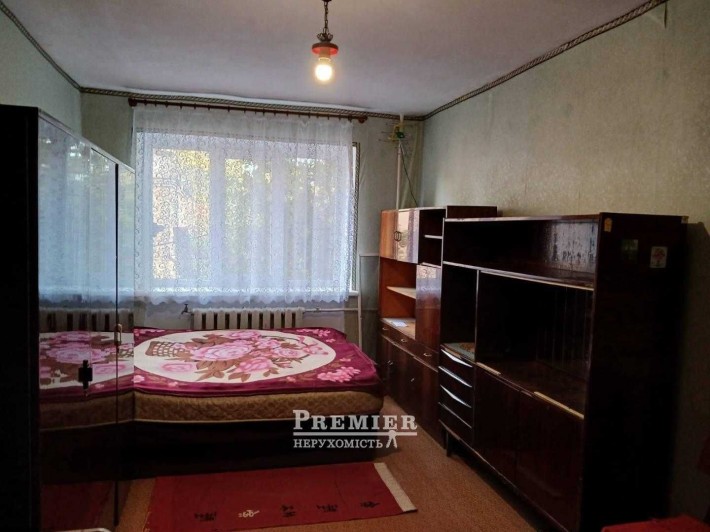 Срочно продам комнату в коммуне . Адмиральский проспект. - фото 1
