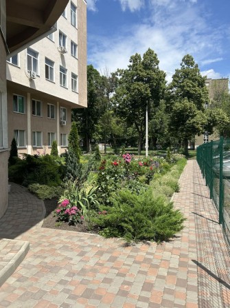 Продам гостинку со своим сан узлом на пр Индустриальном - фото 1