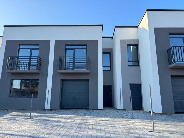 Продаж Таунхауса 135 м2 з гаражем та закритими подвір'ями, р-н Пасічна - фото 1