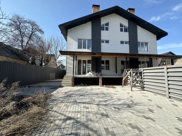 Будиночок біля Сінергіі Сіті з центральними комунікаціі - фото 1