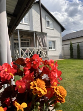 Продаж будинку з ремонтом - фото 1