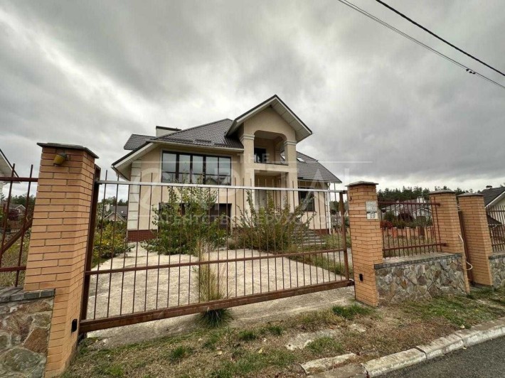 Пропонується до продажу шикарний будинок в с. Іванковичі - фото 1