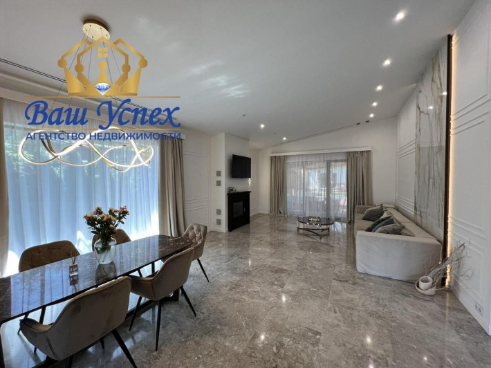 Продаж сучасного будинку в містечку в лісі. КГ RIVIERA VILLAGE - фото 1