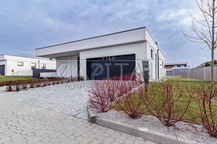 Продажа  Дом 240 м2 с ремонтом 12 соток  газ  озеро поруч  г. Крушинка - фото 1