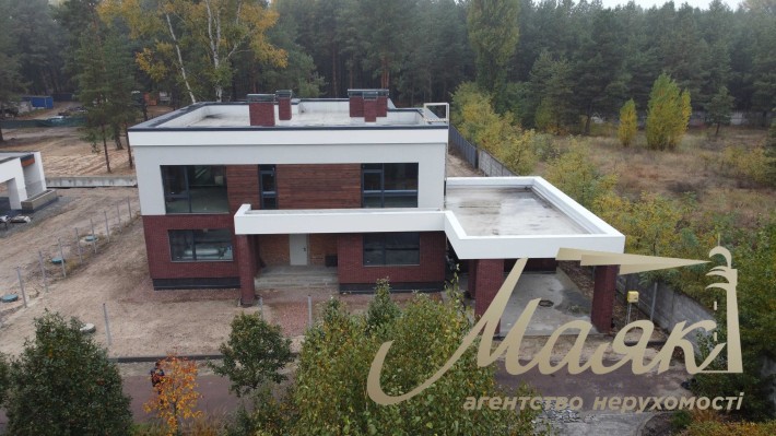 Продаж / Будинок / Лебедівка / КМ Європейський / 600 м2 - фото 1