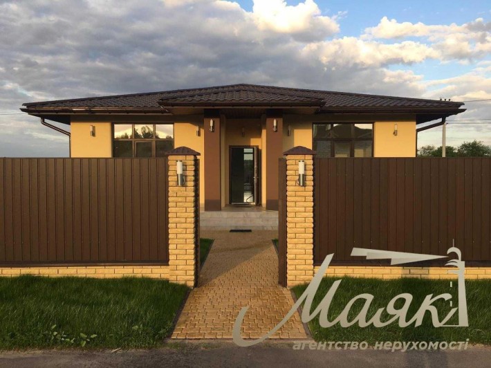 Продаж / Будинок / Лебедівка / Перемоги / 140 м2 - фото 1